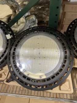 (8) 150 Watt UFO led light