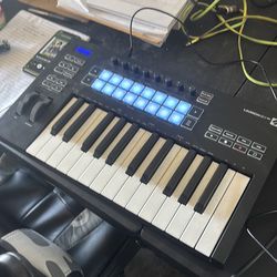 Keyboard launchkey 25   $100