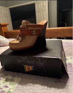 WOMENS SHOES LAMB SZ 8 BNIB!