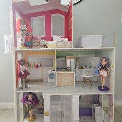 Rainbow High Doll House