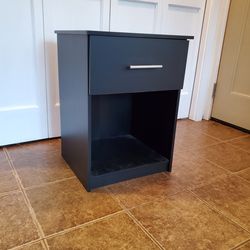 Furrino Nightstand, Black