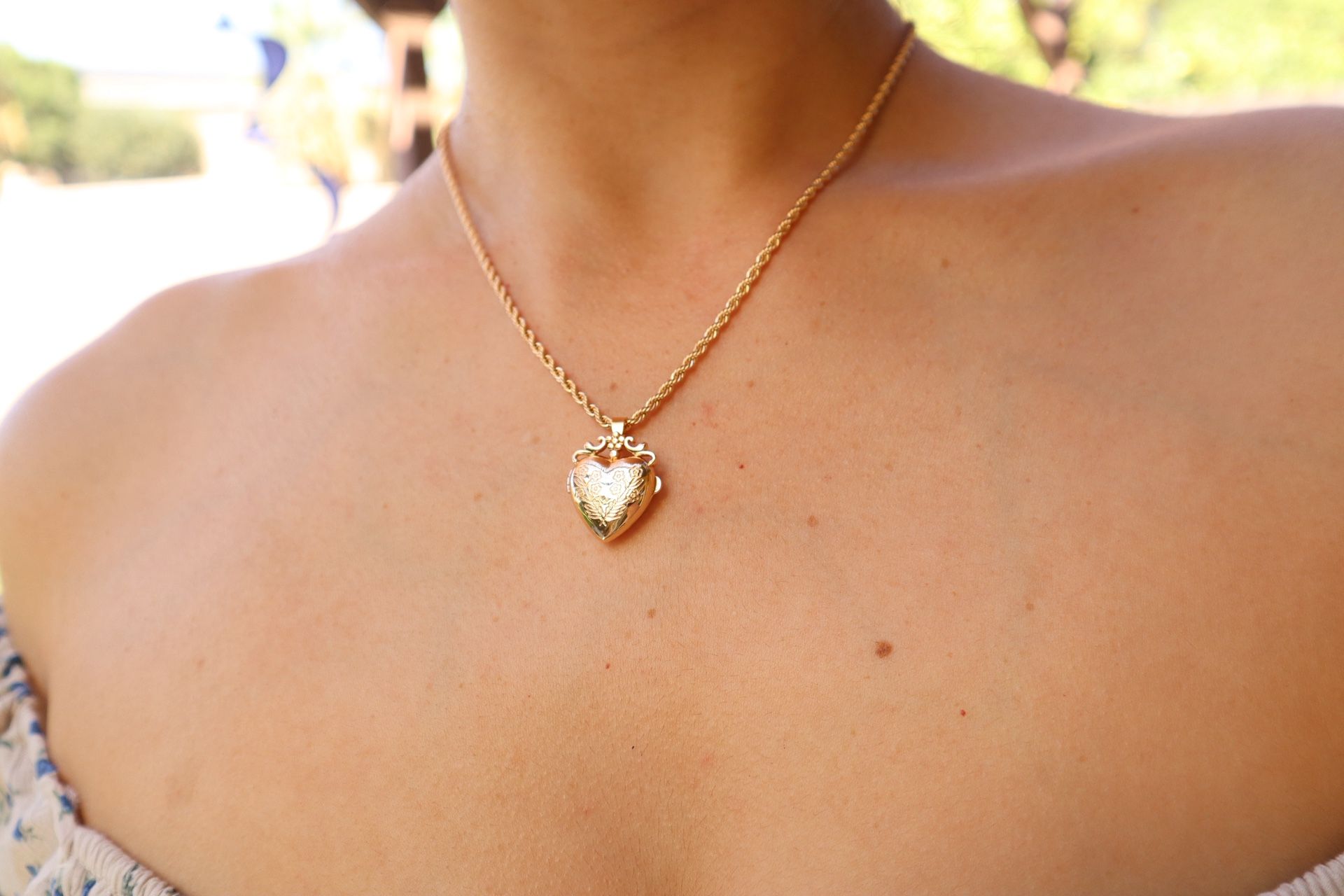 Floral Rope Chain Heart Locket (Magnetic)