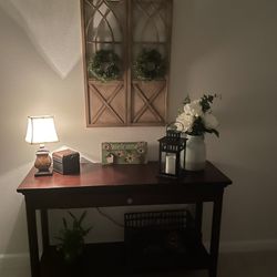 Entry/console Table. 
