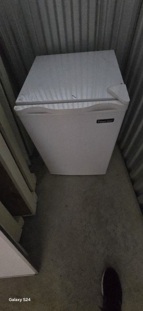 Small Refrigerator