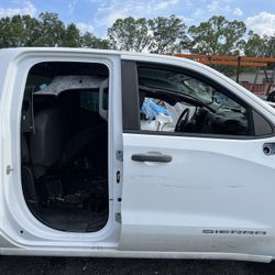 Front Right Door GMC Sierra 2019 2022