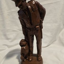 *VINTAGE* RED MILL CRUSHED PECAN SHELL POLICEMAN / POLICE OFFICER WITH CHILD 