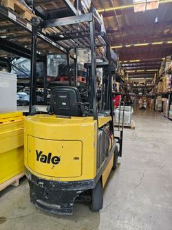 Yale 3 Stage Electric Forklift