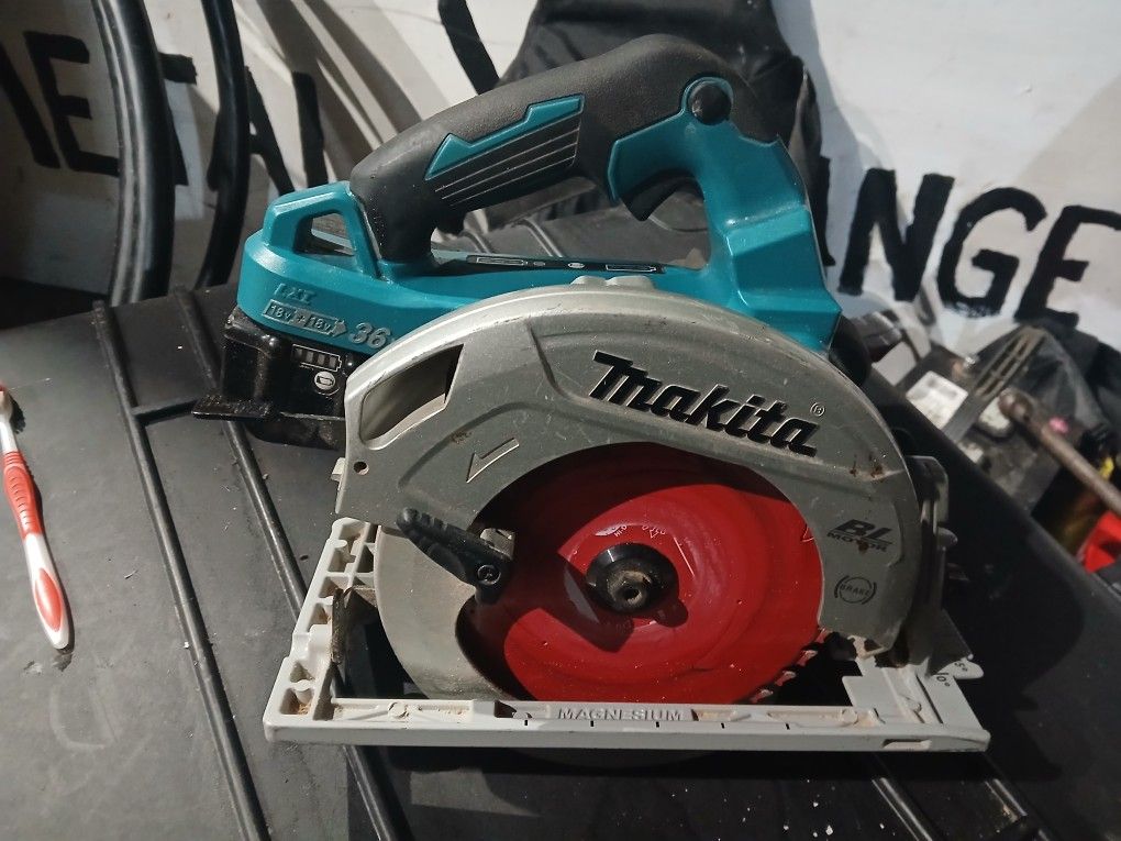 Makita 36v 18V X2 LXT 7 1/4 Circular Saw