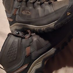 Keen Boots 14