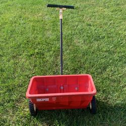 True Temper Cyclone Drop Spreader