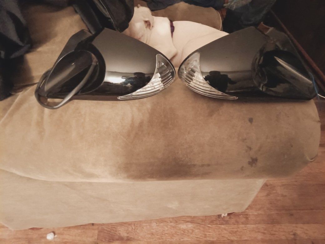 97-2000 Honda Prelude Side Mirrors With Turn Signal In Them