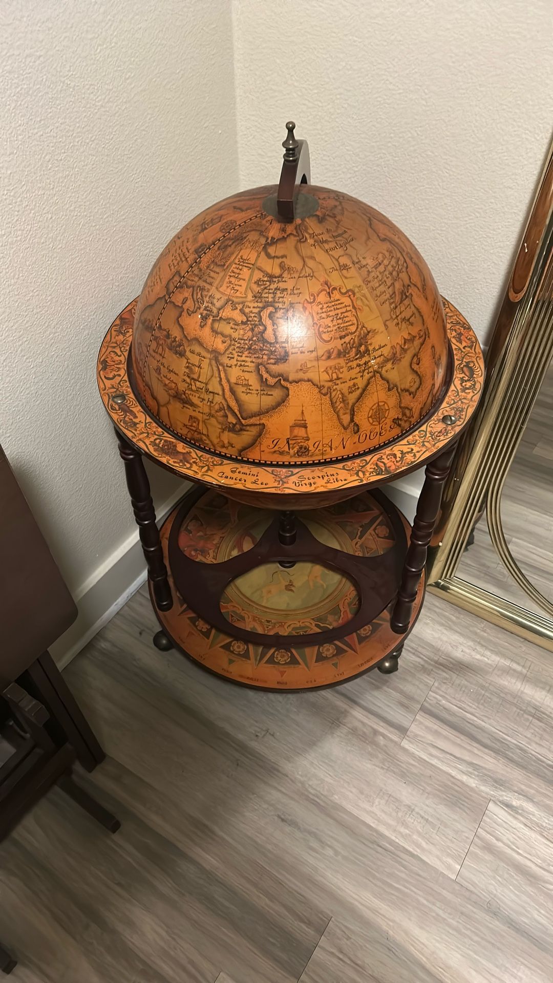 Bar Globe