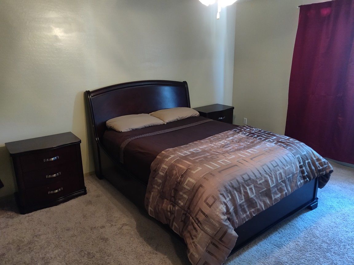 Queen Bedroom Set