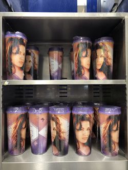 Selena cups