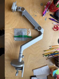 Human scale M2 monitor arm gen 1