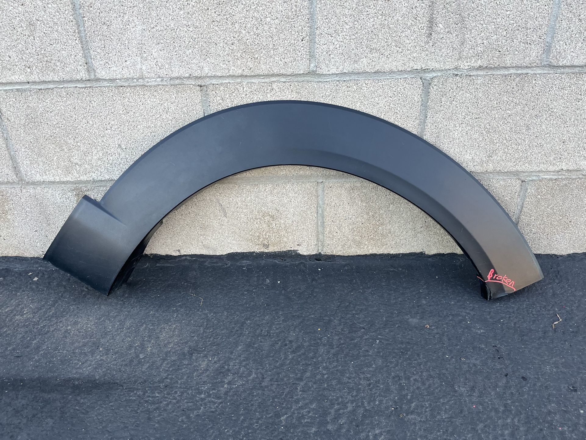 2020-21-22-23-2024 Mazda CX-30 Right passenger side Front Fender Flare Oem