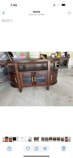 Entertainment center