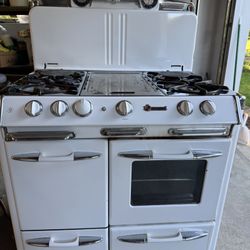 Vintage O’Keefe Merritt Gas Stove 