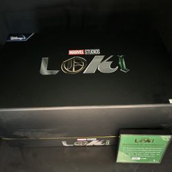 Marvel Studios GameStop Exclusive Loki Collectors Box Set 
