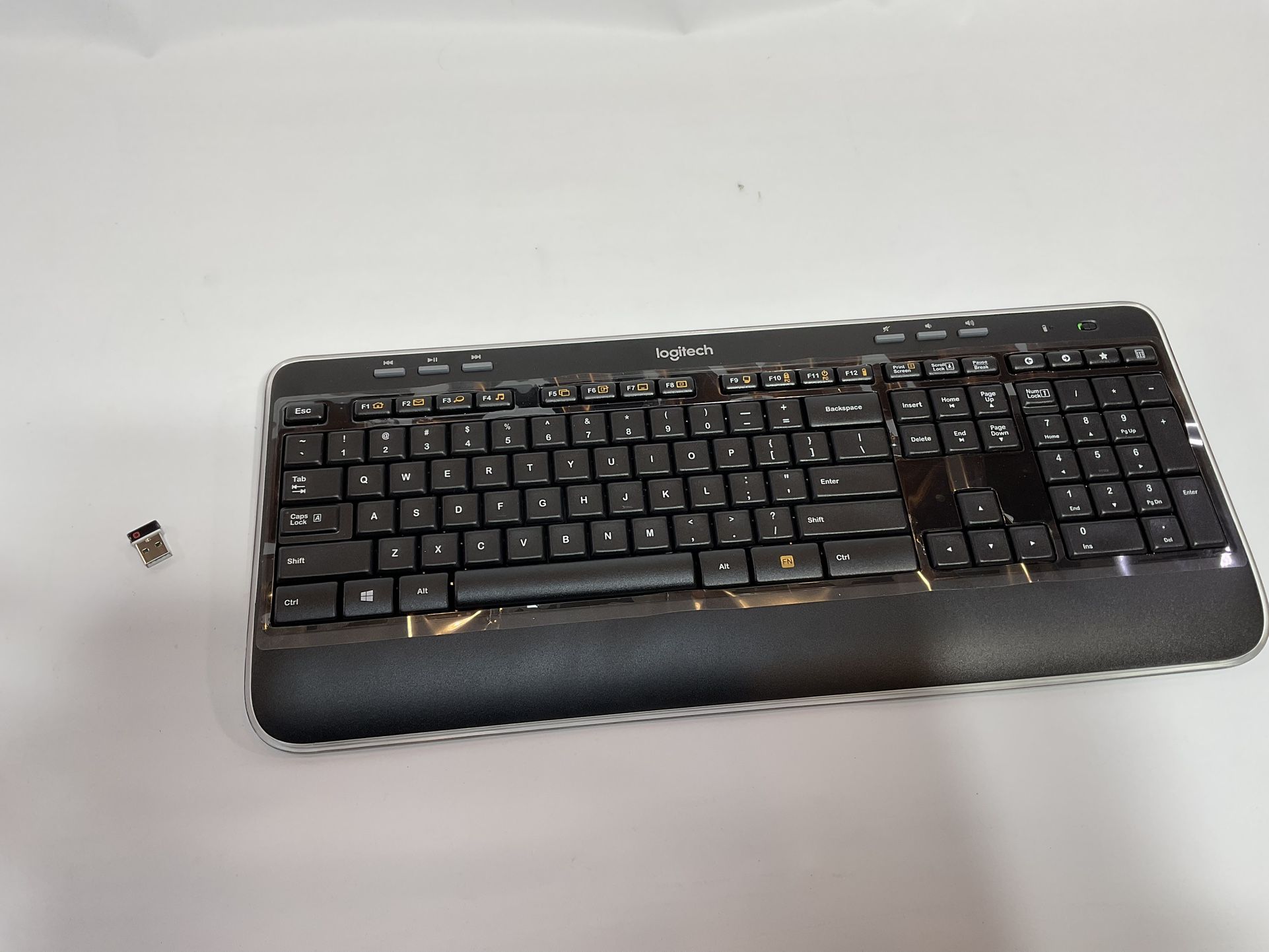 NEW Logitech Keyboard K520 Unifying With Dongle / Transceiver