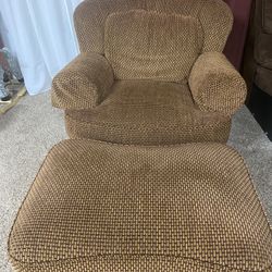 Comfortable Arm Chair With Ottoman 