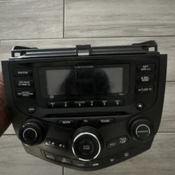 2005 Honda Accord OEM Dual Climate Control Radio