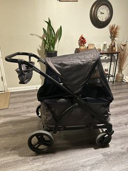 Expedition Wagon car seat adapter included