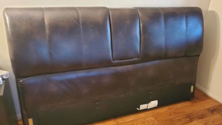 Furniture of America Webster Eastern King Bed Frame