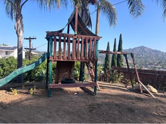 FREE Kids Clubhouse/Fort
