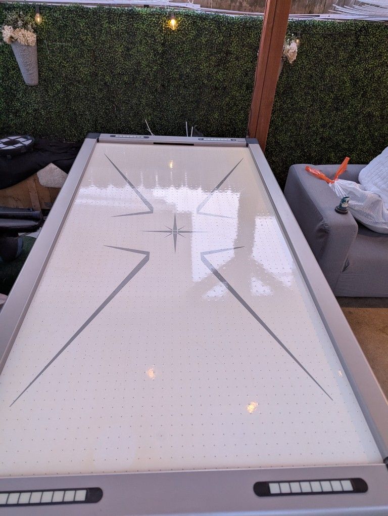 Air Hockey Table