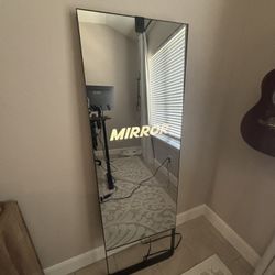 **Lululemon Studio Mirror**
