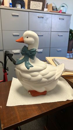 Vintage Mother Goose Cookie Jar Blue Ribbon Orange Feet