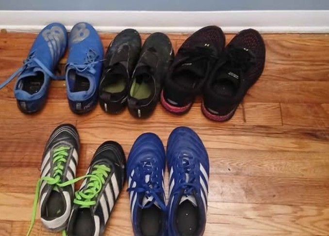 Boys Cleats Size 5