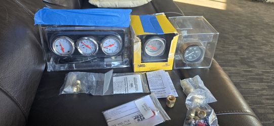 Autometer Gauges