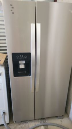 WHIRLPOOL 33' REFRIGERATOR WORKS GREAT CAN DELIVER ANYWHERE