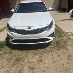 2019 KIA Optima