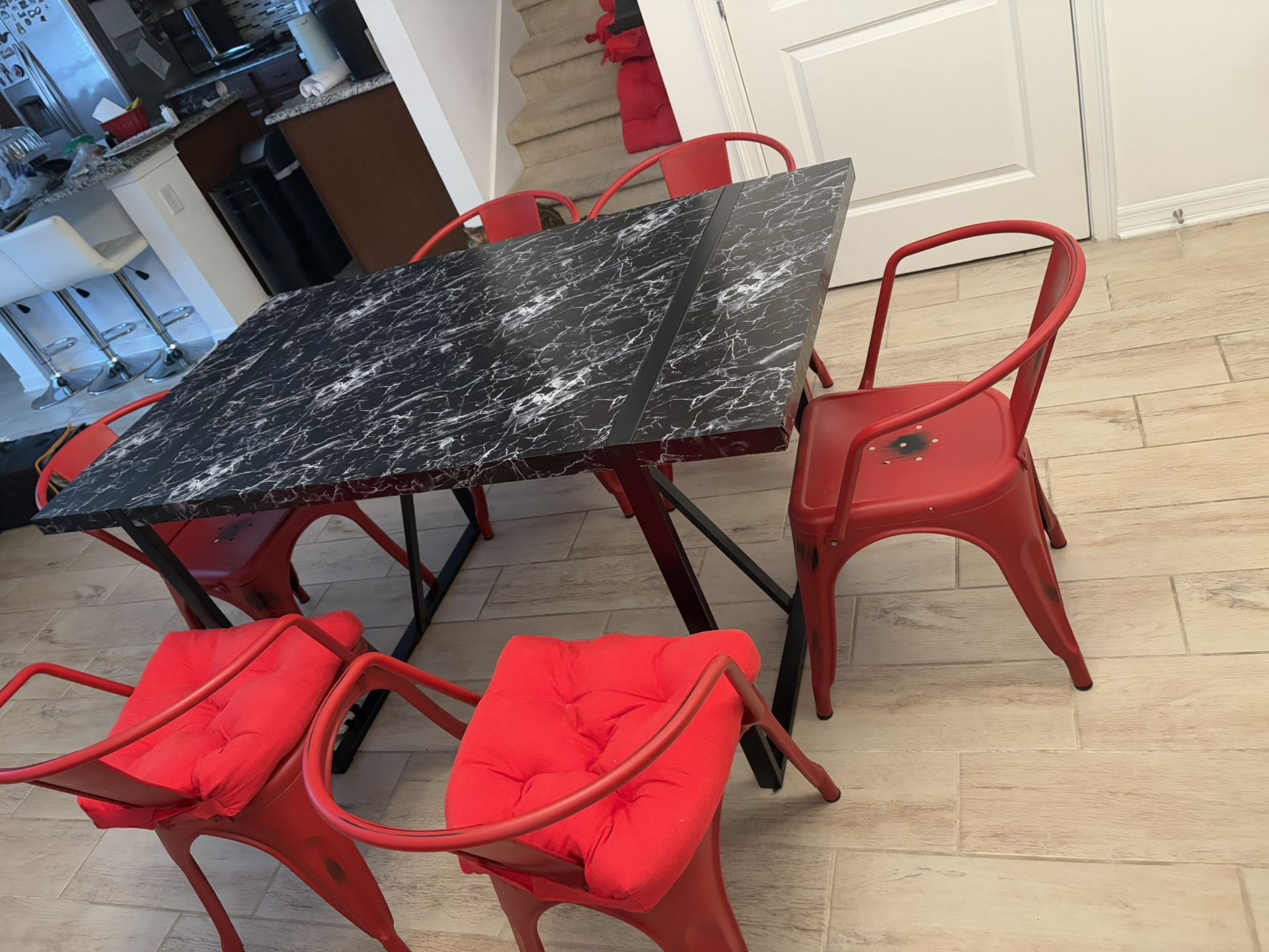 SELLING DINNING SET TABLE+6 METAL CHAIR 