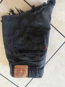 Black Levi shorts 501