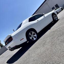 2018 Dodge challenger SXT Plus 