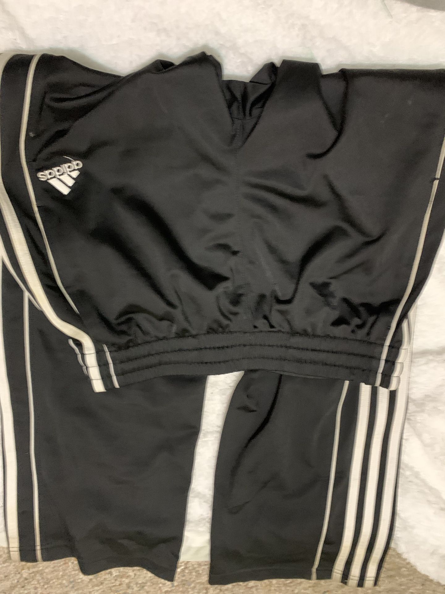 Adidas youth LG