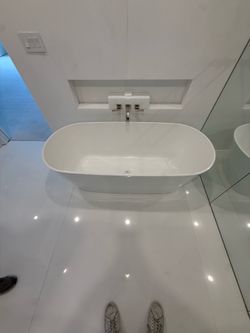 VICTORIA + ALBERT Barcelona 65" Free Standing Soaking Tub