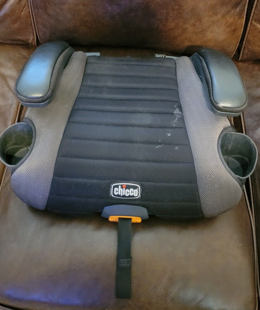 Chicco GoFit Plus Backless Booster Car Seat (3 of 3)