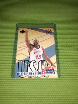 Near Mint 1996 Shaquille O'Neal Gold USA Basketball Card - Upper Deck #321