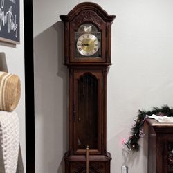 Howard Miller Barwick Grandfather Clock – Westminster Chime – Excellent Condition