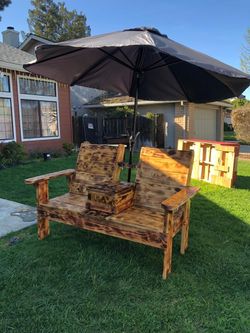 Patio chairs with cooler in the middle