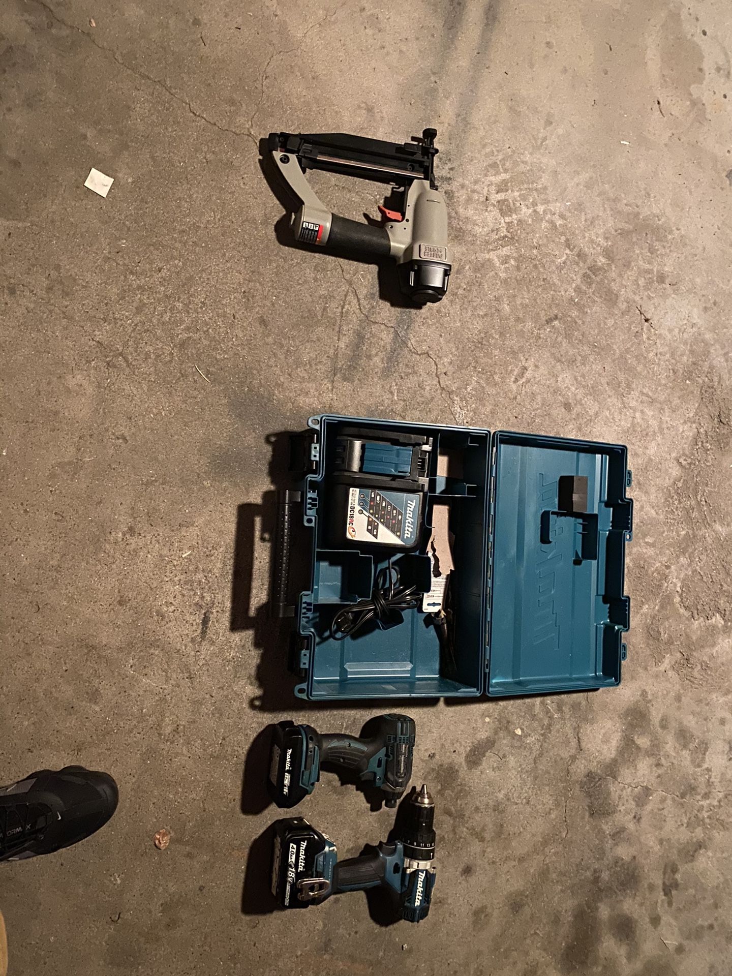 Makita set and nailer