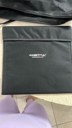 Ambitful Color Backdrop Sheets – 22 Colors with Carrying Case – Like New