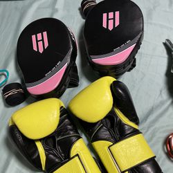 14 Oz Gloves With Boxing Mits!