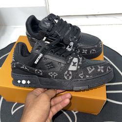 Louis Vuitton Trainers Black Size 8
