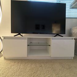 55” Amazon Fire TV + Modern White TV Stand (Bundle) 